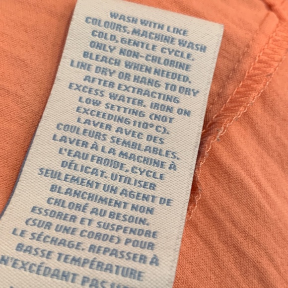 NEW NEVER WORN Beautiful peach / light coral flowy v-neck blouse - Picture 7 of 7